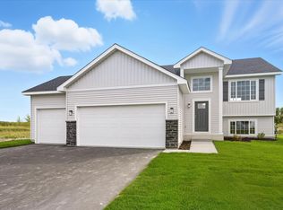 1004 Brandenburg Cir, Waverly, MN 55390