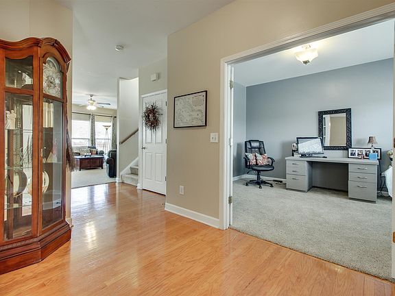 3rd image of 1305 Pickwick Park Ct