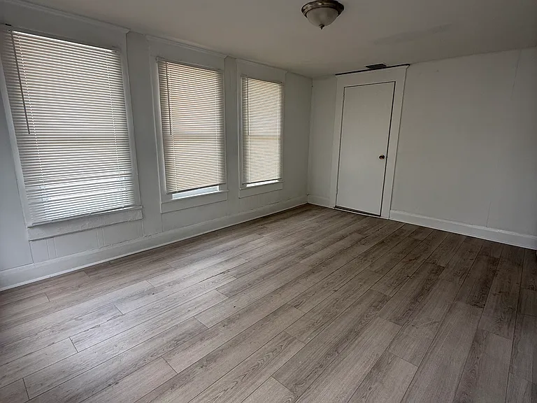 210 S Magnolia Ave — Photo 4