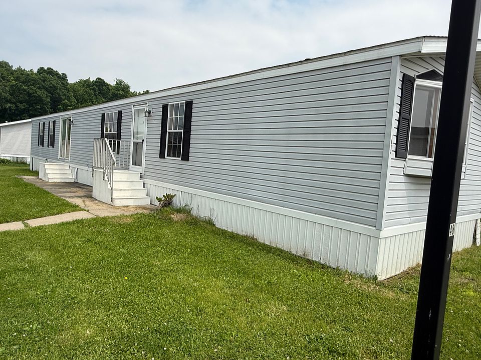 2nd image of 1832 Evergreen Ln #77