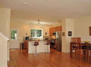 44 E Hayestown Rd APT 8, Danbury, CT 06811