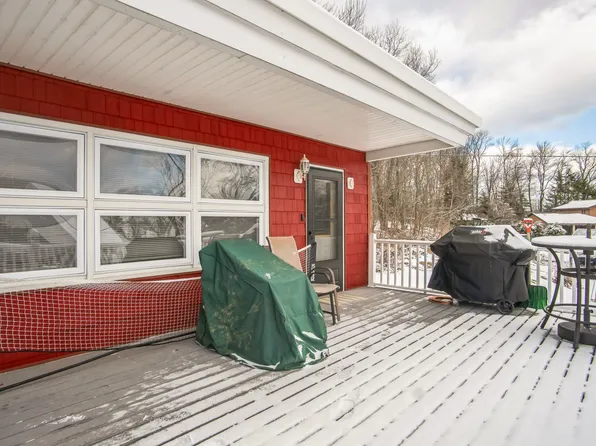 143 Sunset Ave, Greenfield Township, PA 18407