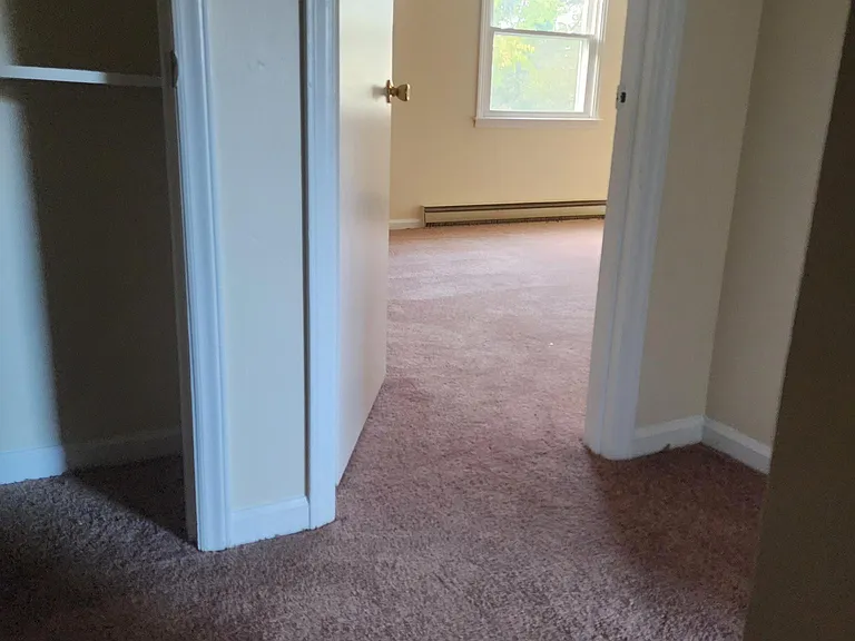 17 E Bond St — Photo 6