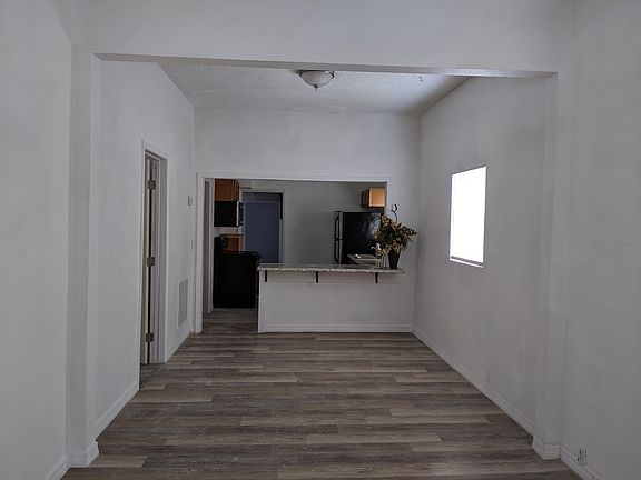 All new laminate throughout 