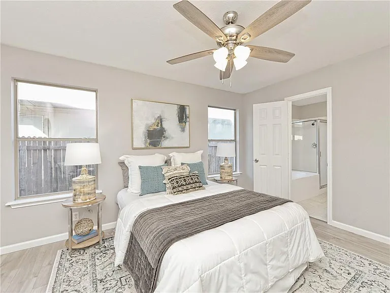 16800 Hamilton Point Cir — Photo 8