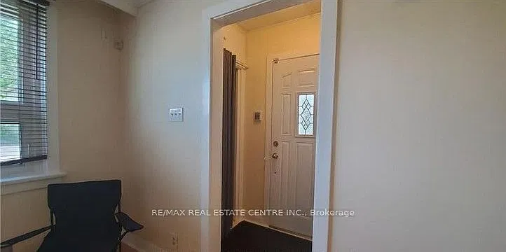 3 bed, $2,000 — Photo 3