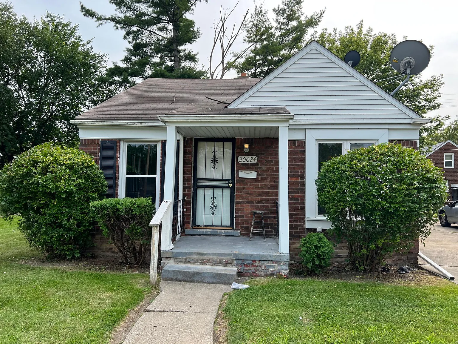 2 bed, 768 sqft, $1,000 — Photo 1