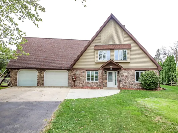 N7576 Edgewater Dr, Beaver Dam, WI 53916