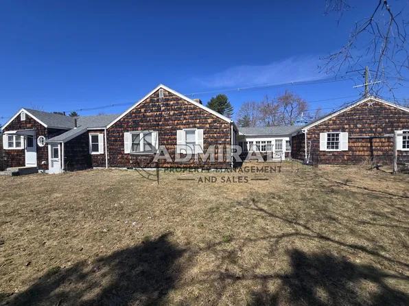 54 Walnut St, Rochester, NH 03867