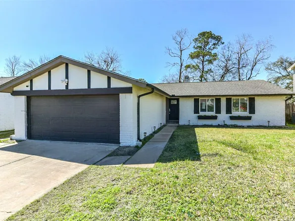 16510 Blackhawk Blvd, Friendswood, TX 77546