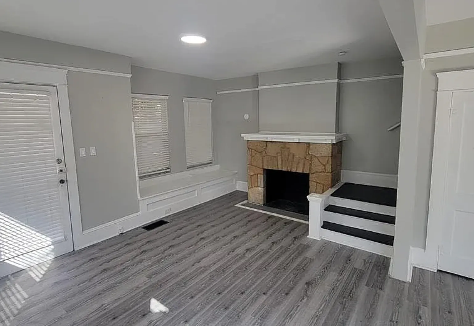 2 bed, 1.5 bath, 1000 sqft, $1,800 — Photo 2