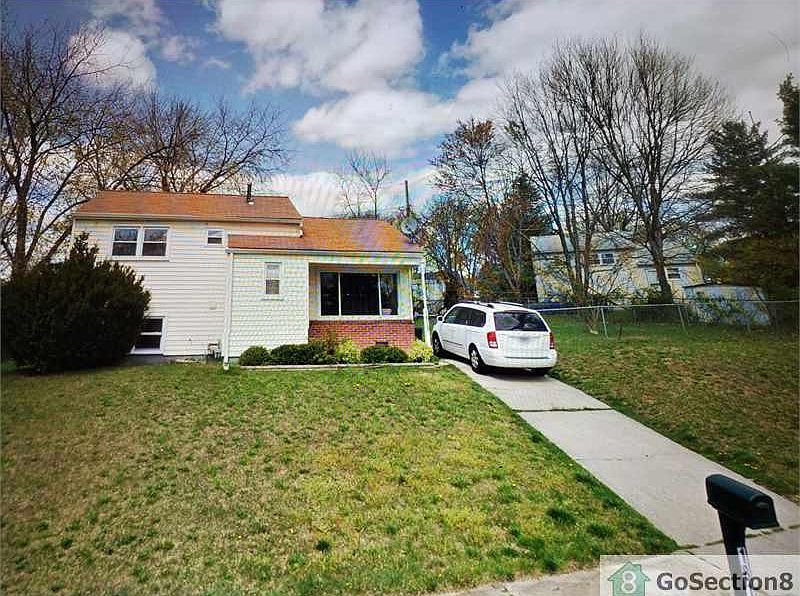 2nd image of 1813 Colmar Rd