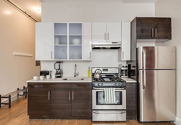 3rd image of 270 Jefferson St #1B