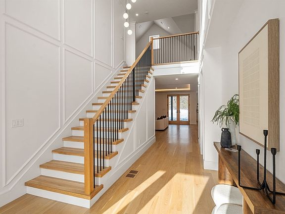 4th image of 14 Fiske Pond Rd