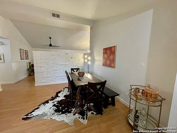 4th image of 3214 Tawny Oak Dr