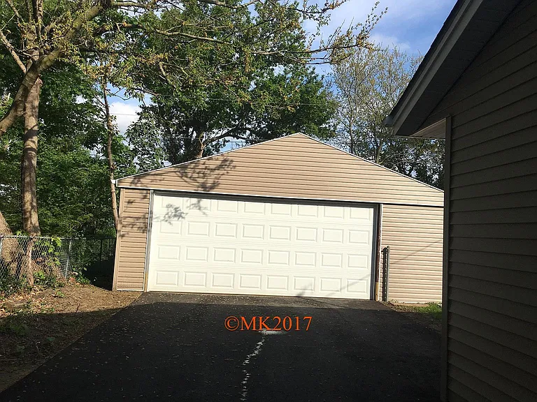 Buffalo Grove Rd — Photo 3