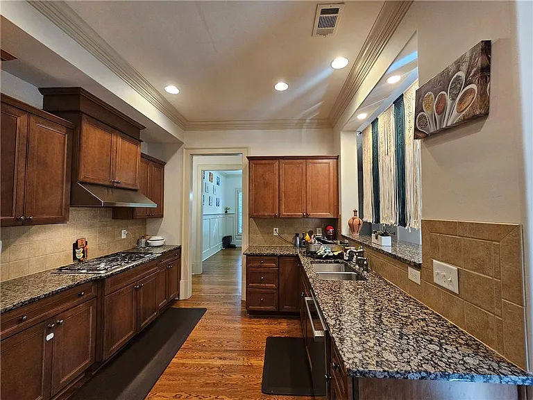 10924 Waters Rd — Photo 10