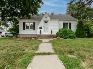 403 E 3rd St, El Paso, IL