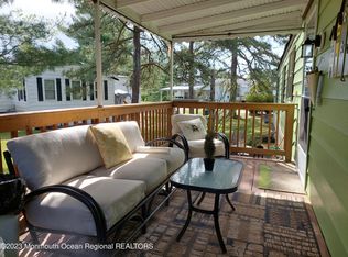 19 Eagle Dr, Whiting, NJ 08759