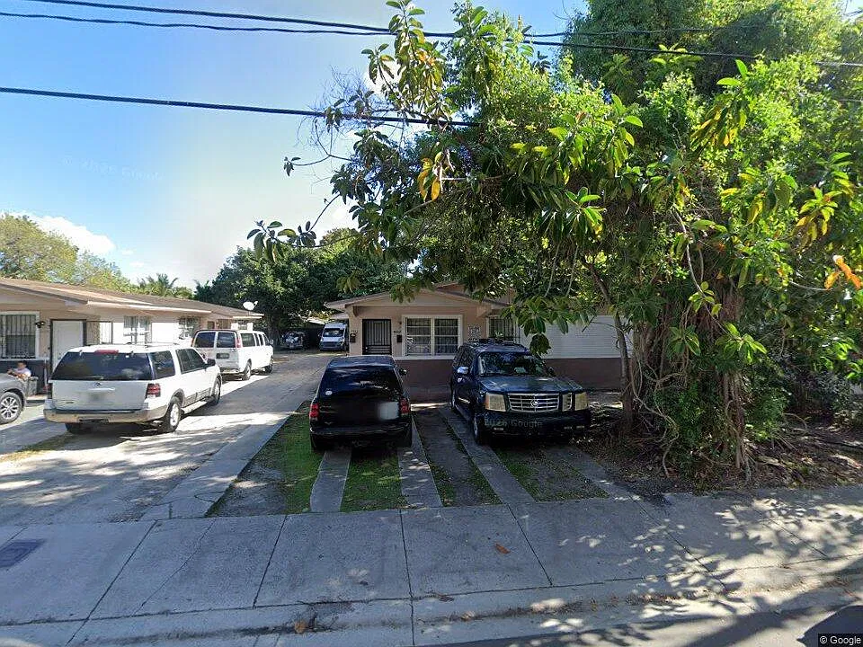 2 bed, 1.5 bath, 850 sqft, $2,000 — Photo 1