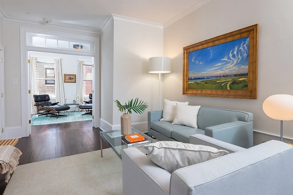 2 bed, 1.0 bath, 733 sqft, $4,250 — Photo 2