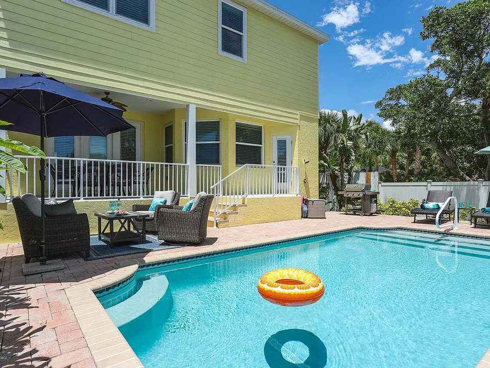 632 Calle De Peru