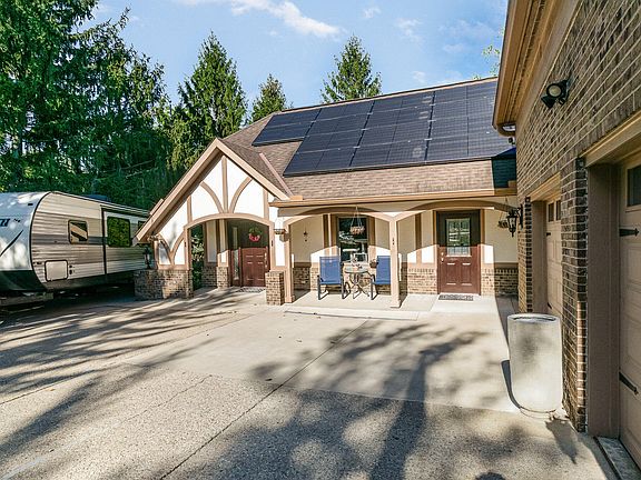3rd image of 3001 Belle Meade Ln
