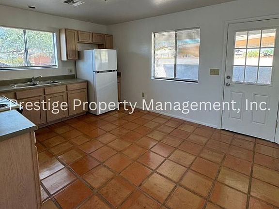 4th image of 500 N Melrose Ave Unit 2