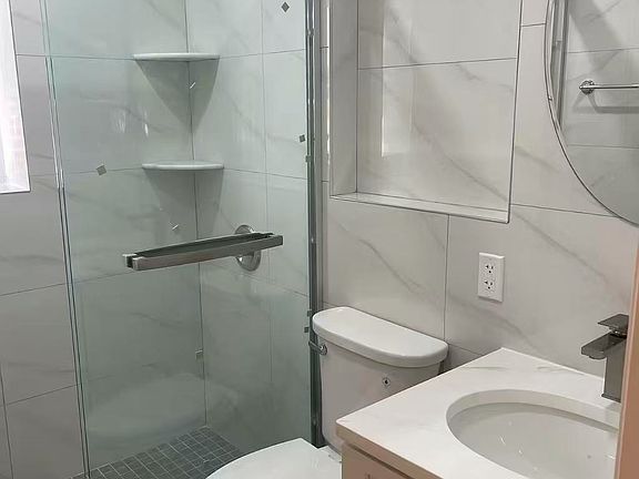 2nd image of 5177 Manilla St Floor 3