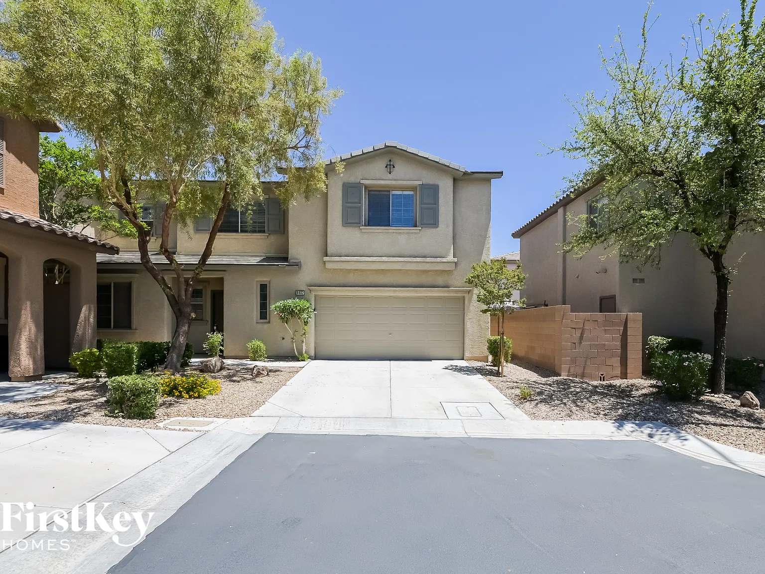 3 bed, 2.5 bath, 2190 sqft, $2,085 — Photo 1