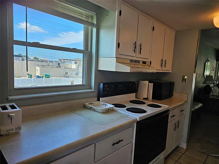 7701 Starkey Rd #708 — Photo 10