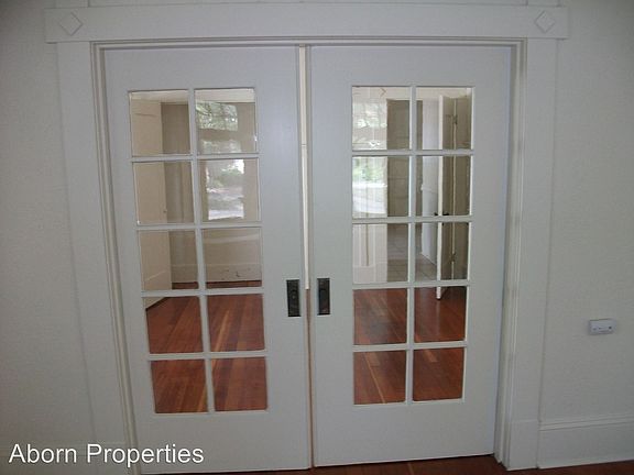 4th image of 266B N 5th St