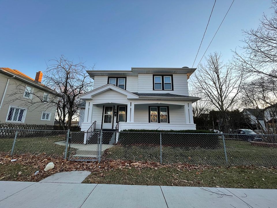 1st image of 1335 W Dakota St