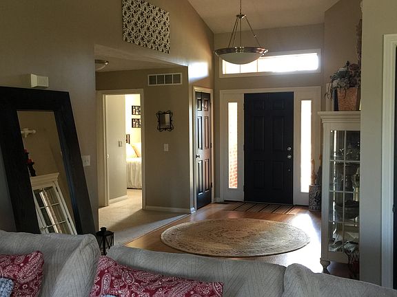 4th image of 709 Flanders Ave
