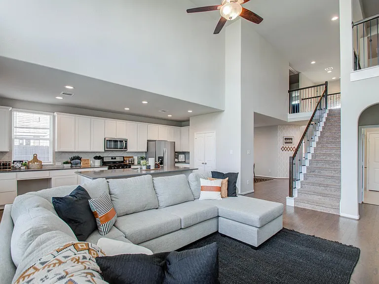 7606 Cottonwood Falls Dr — Photo 2