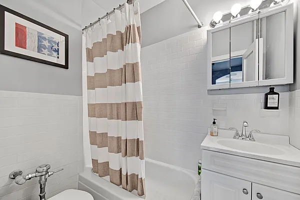 Rented by Compass | media 29