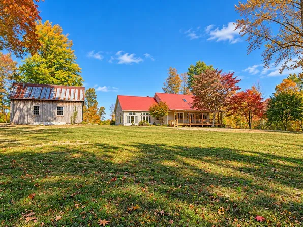 141 Central Ave, Robbins, TN 37852