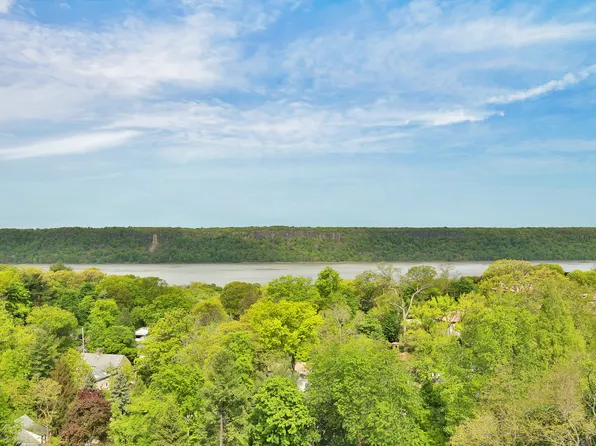 4705 Henry Hudson Parkway image 1 of 22