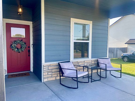 4th image of 1305 Skyview Dr