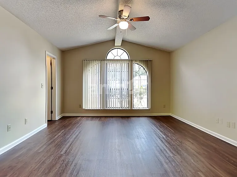 7568 Deer Cove Ln — Photo 8