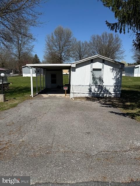 1st image of 1585 Pin Oak Dr