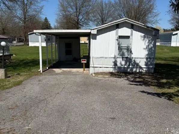 1585 Pin Oak Dr, Chambersburg, PA 17202