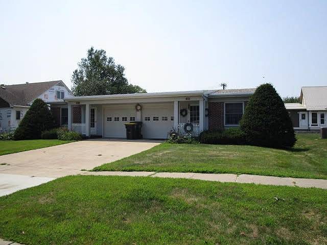 1st image of 409/411 9th St N