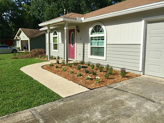 2nd image of 1607 Twin Oak Dr E