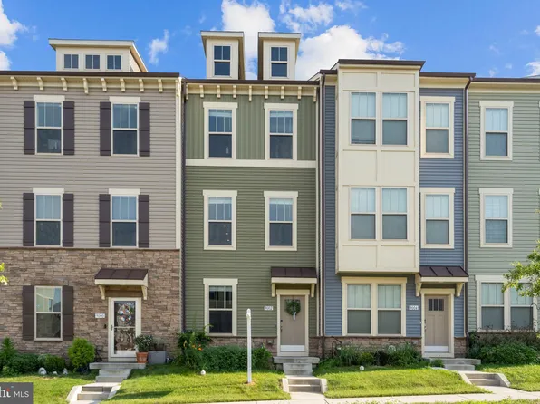 9002 Shady Pines Dr, Urbana, MD 21704