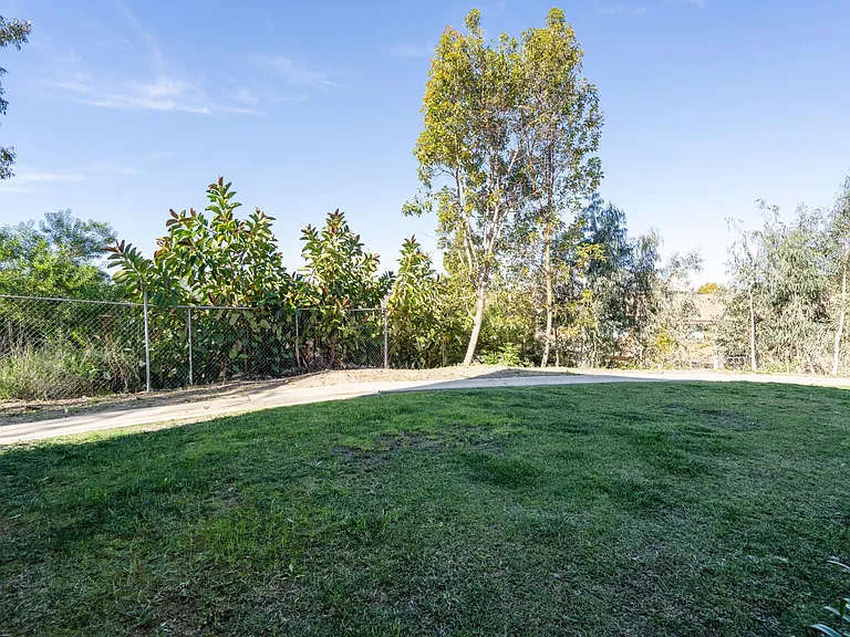Community free space