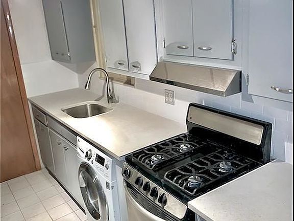 4th image of 32-53 33rd St #Wh