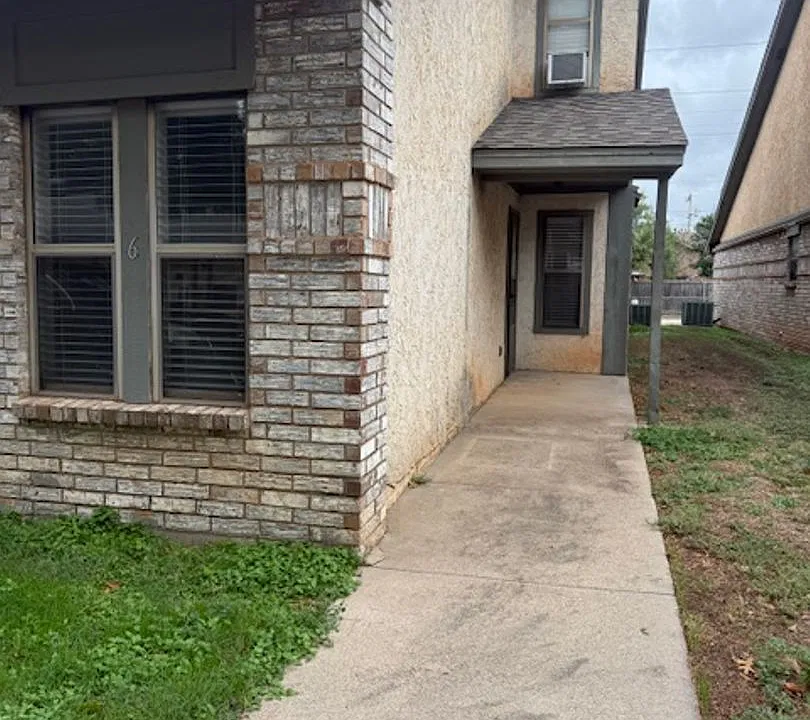 6 Crossroads Dr