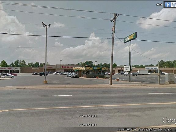 2nd image of 2750 Pine St