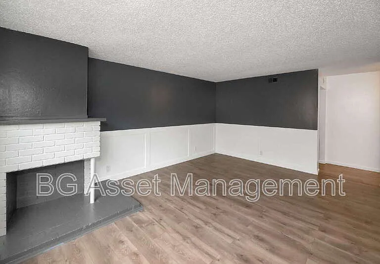 212 Westwood St — Photo 5